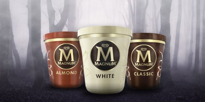 Estas nuevas tarrinas tienen la particularidad de ir recubiertas por una capa de chocolate.