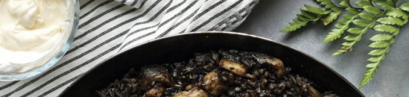 Recorda que si no disposes del temps necessari per a preparar aquesta exquisida recepta, a la Sirena trobaràs un arròs negre ja preparat .